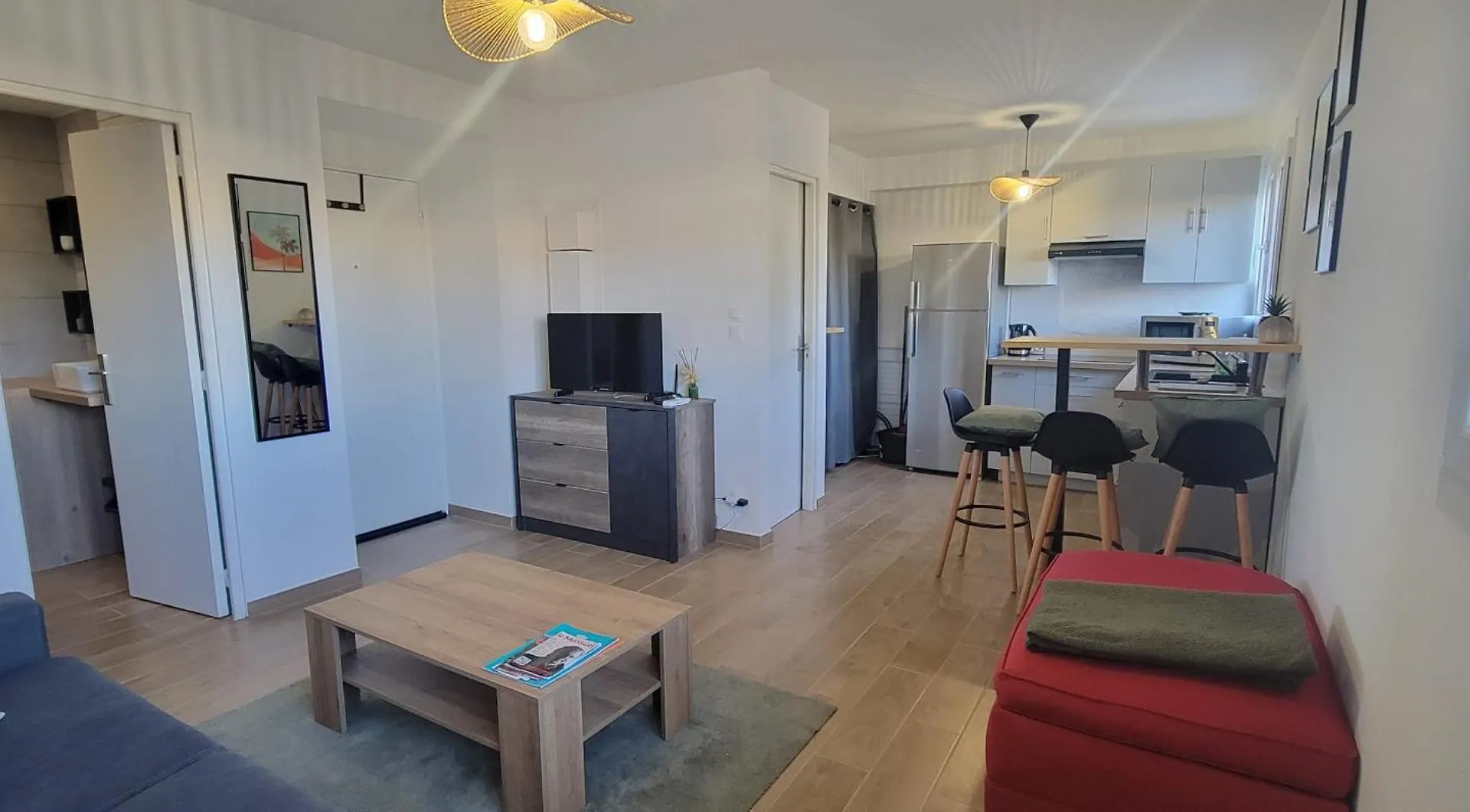 아파트 Charming Studio Near The Beaches In Saint-Raphael